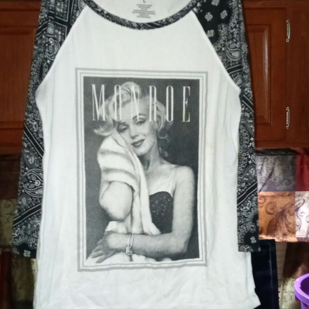 Three-quarter inch sleeve Marilyn Monroe t-shirt